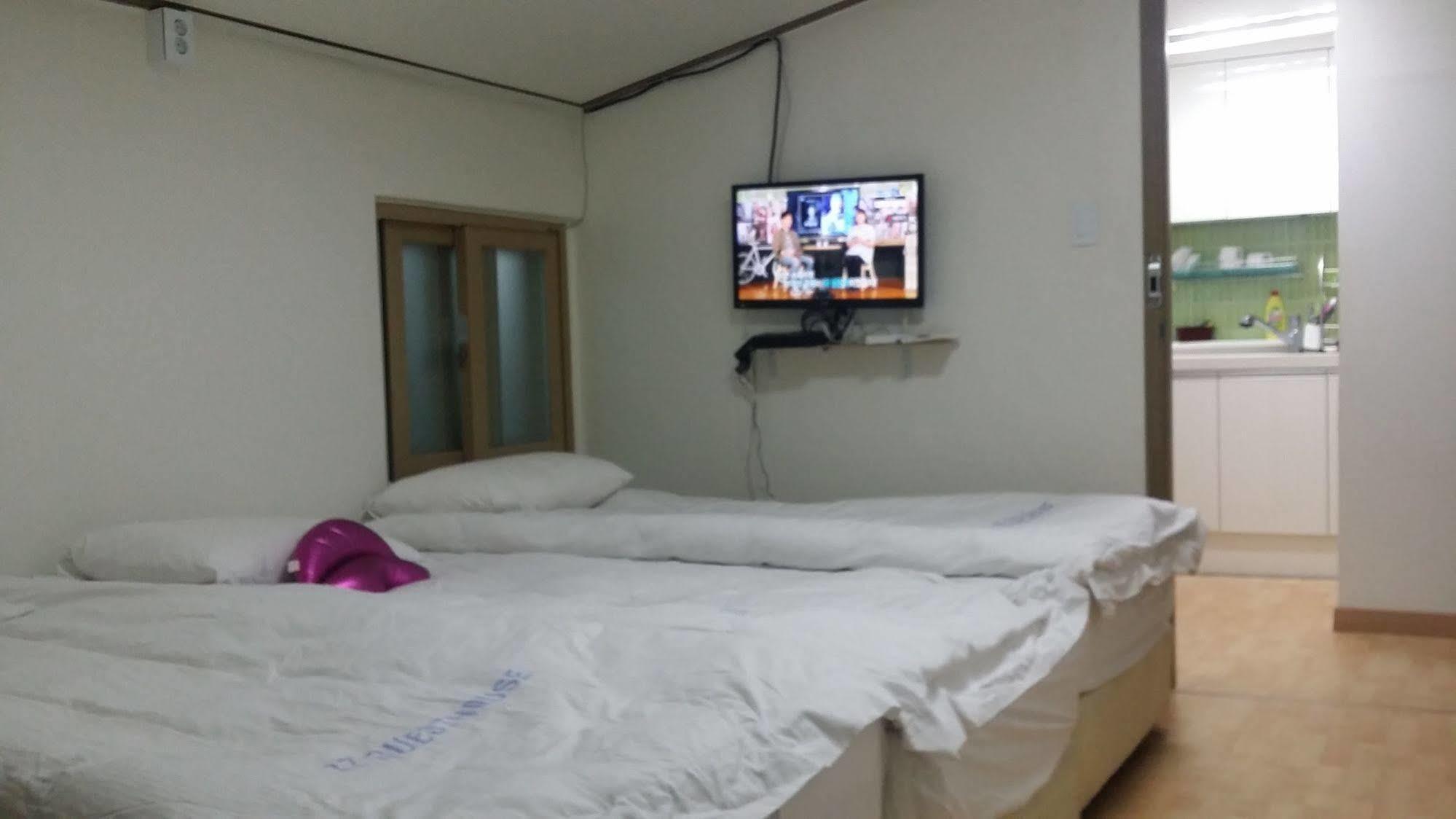 Myeongdong Guesthouse Seoul Exterior photo